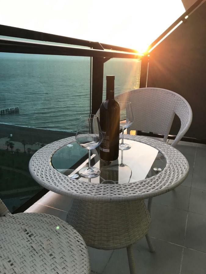 Sea View Apartments Orbi Beach Tower Batoumi Extérieur photo