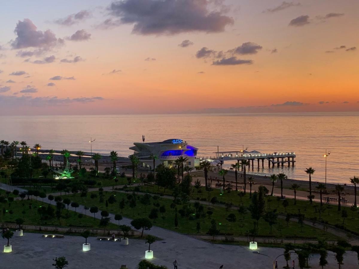 Sea View Apartments Orbi Beach Tower Batoumi Extérieur photo